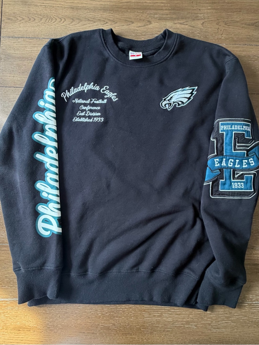 Ultra Game NFL Philadelphia Eagles Retro Embroidered Logo Super Soft Sweatshirt
